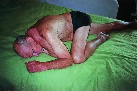 Sleeping without a pillow: A more convenient way to rest?