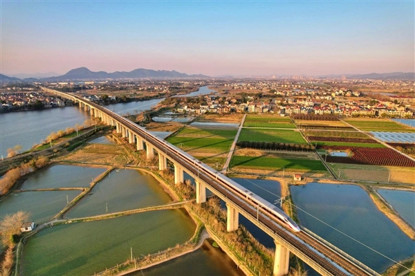 Hukun High-Speed Railway Hangchang Section and Jingha High-Speed Railway Jingshen Section to Increase Speed to 350 km/h on July 1st: Shanghai-Kunming Saves 123 Minutes