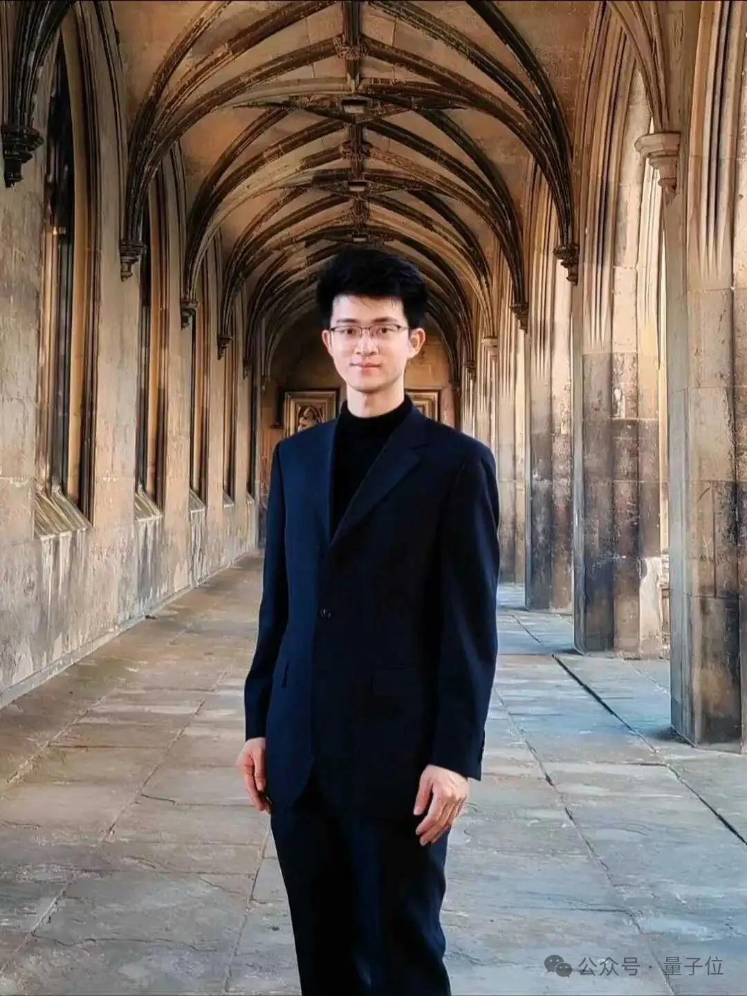 打破代码大模型训练瓶颈：MicroCoder升级算法数据框架训练经验——AI快讯网