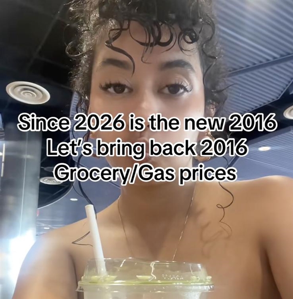 回到 2016：赶在 AI、战争和短视频到来之前