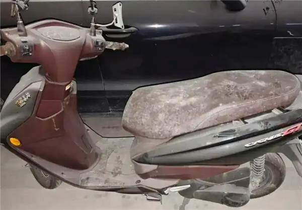 起拍价 34 万！一辆沪 A 牌照摩托被法拍：车值 2500、车牌值 48 万