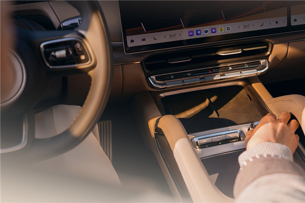 32.98 万起 极氪 8X 上市：吉利系“宝马 X5