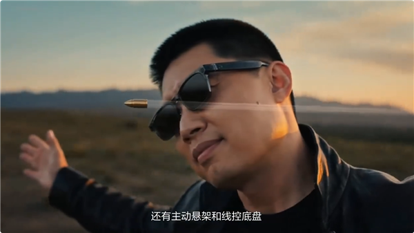 笑不活了 AI 李想在 L9 车顶再现一字马大劈叉