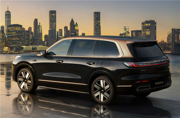 限时售 25.98 万元！吉利银河 M9 黑金智曜版上市：续航 1500km+ 首搭千里浩瀚 H7