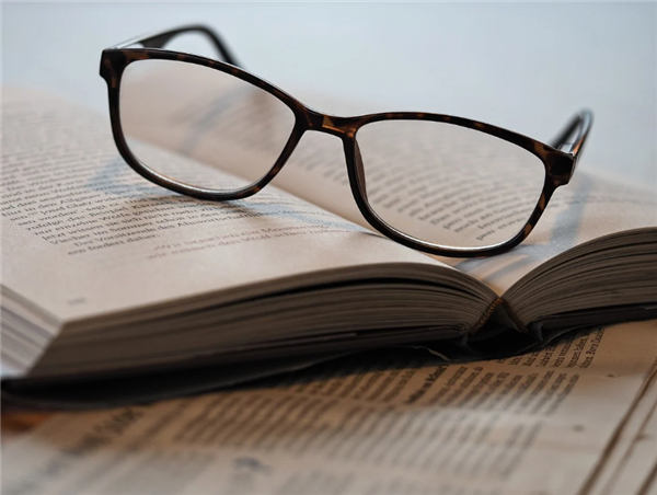 宝视达回应镜片装反致孩子近视暴涨900度：不存在左右装反情况