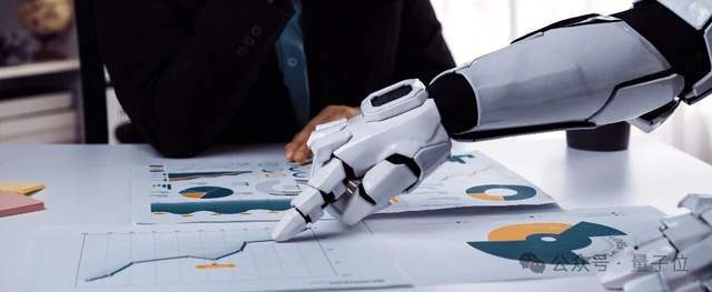 特斯拉开源硬件，中国公司回应：直接开源机器人大脑