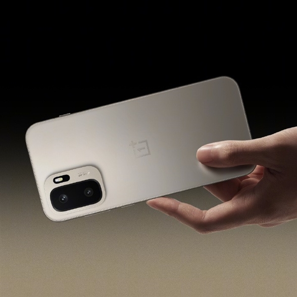 指哪打哪！一加 Ace 6 至尊版首发全新 165Hz 东方屏