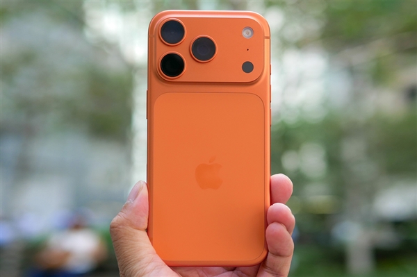 涨疯了！安卓下一代 Ultra 冲击万元档：价格追平 iPhone 18 Pro Max