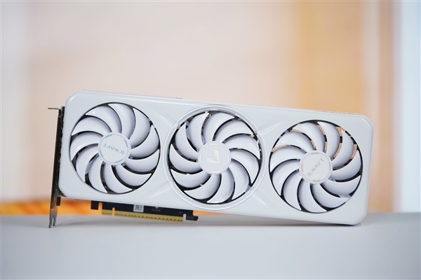 8GB 显卡春天来了!Intel 新技术硬刚 NVIDIA:显存占用暴降 18 倍