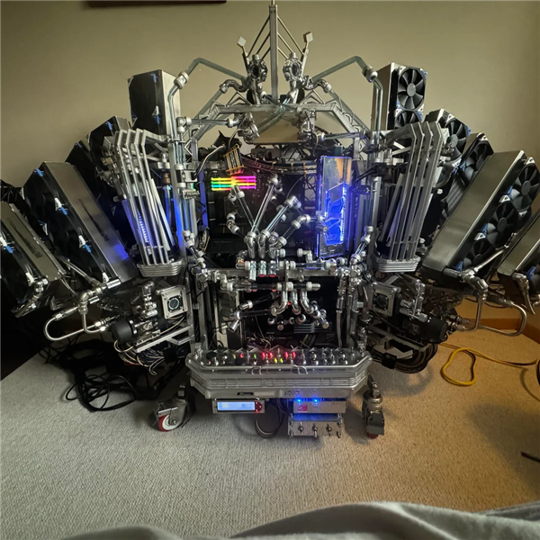 玩家耗时 4 年造出水冷巨兽主机！六翼天使风扇阵列帅炸：测漏居然靠洗洁精