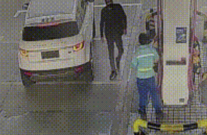 男子戴口罩驾无牌豪车：加了近 500 元汽油后溜了 加油站让员工赔偿