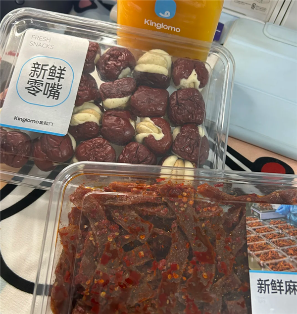 月卖400万的网红零食店 代购比山姆还疯狂