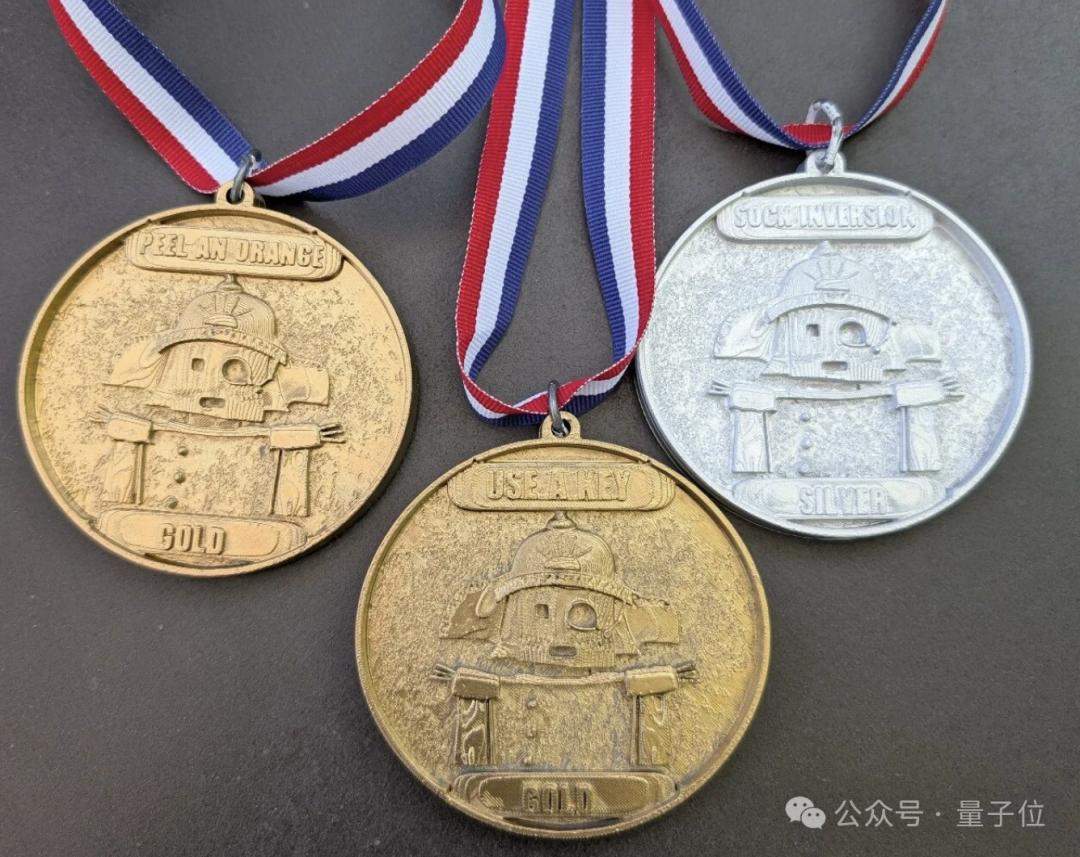 顺丰邮政仓库机器人顺手摘得具身高考第一