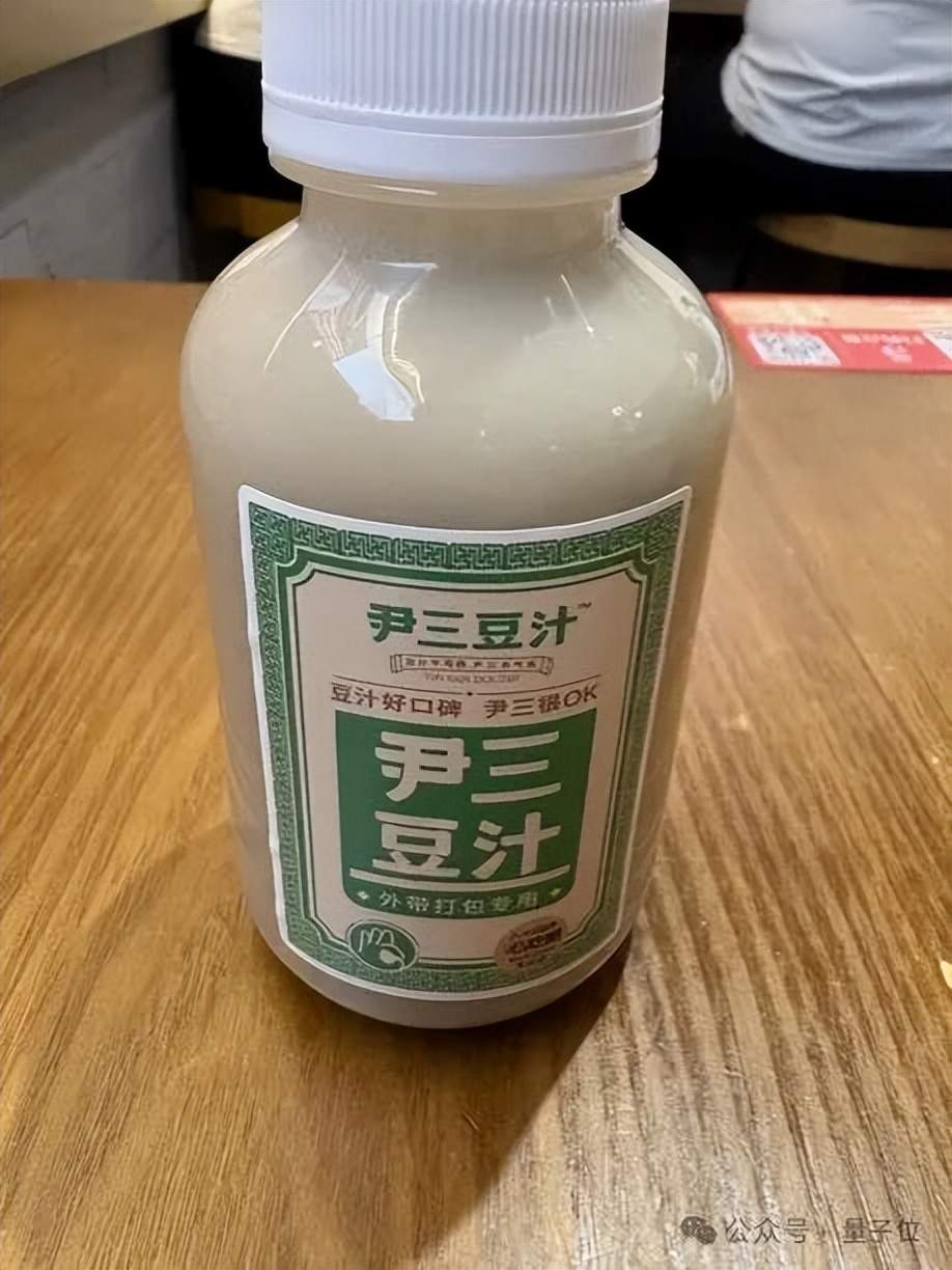 黄仁勋打卡北京必吃榜，后海酒吧老板透露他承诺每年都来