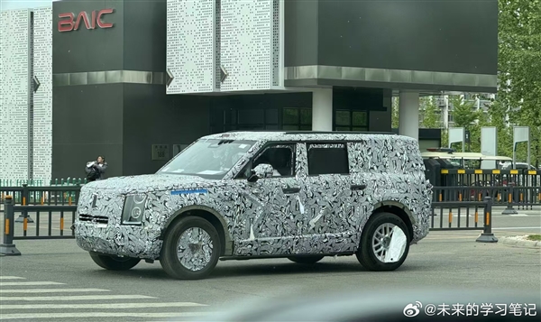 疑享界硬派越野车谍照曝光：方正硬朗 大灯造型独一份！