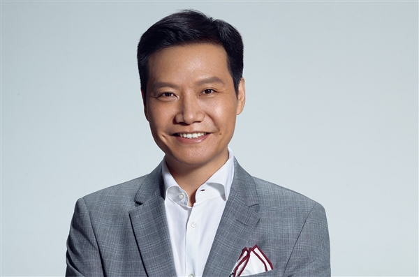 年底国产旗舰会破1万元！雷军强烈建议大家现在就换手机：这就是当下现状