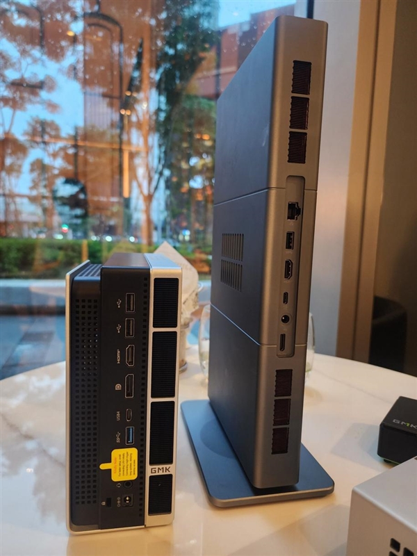 首款确认上MAX 495的迷你机！极摩客EVO-X3下半年升级：128GB变192GB