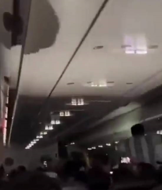 万米高空上演整蛊 西班牙机长恶搞广播称阿根廷夺冠