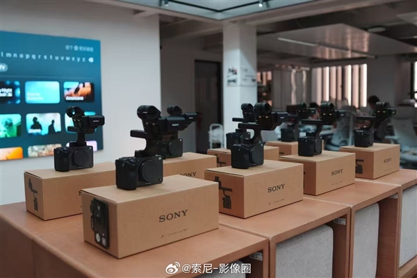 一台3.2万元 索尼FX5电影摄影机首批交付：影视飓风买了8台