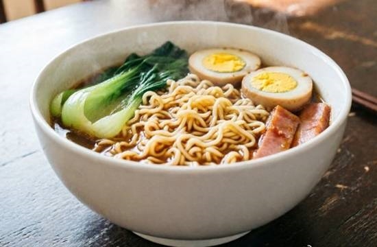 泡面不健康不是因为防腐剂 高油高盐是“真凶”