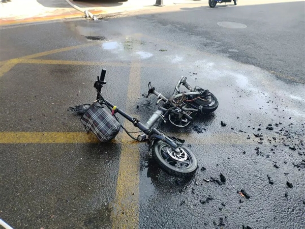 网购电动车接连起火 二手拼装车 千万不要盲目入手