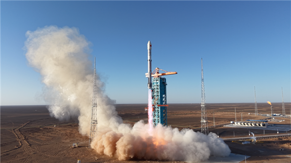 海上用网接 陆上用腿撑！我国火箭海陆回收双成功 外媒坐不住了