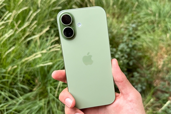 iPhone 18标准版明年3月登场：内存配置解析
