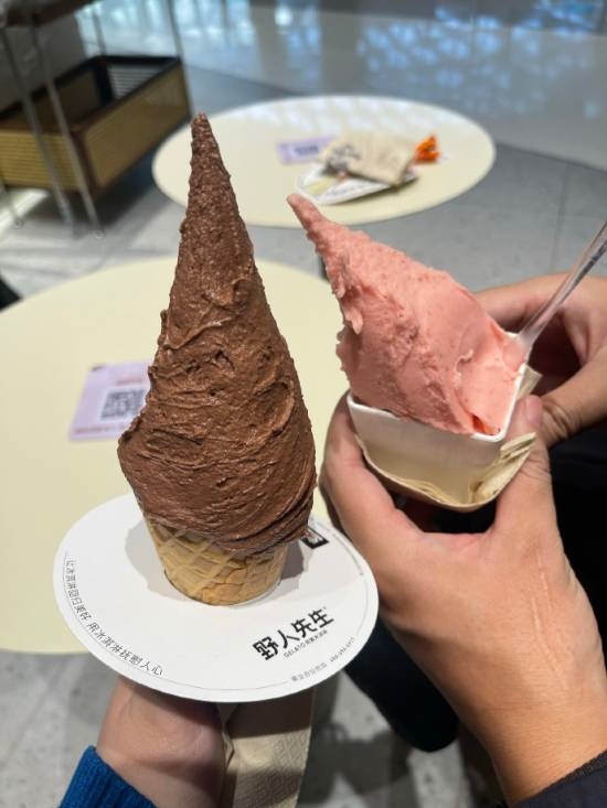遭罗永浩吐槽冰淇淋难吃 野人先生近30天涨粉41万