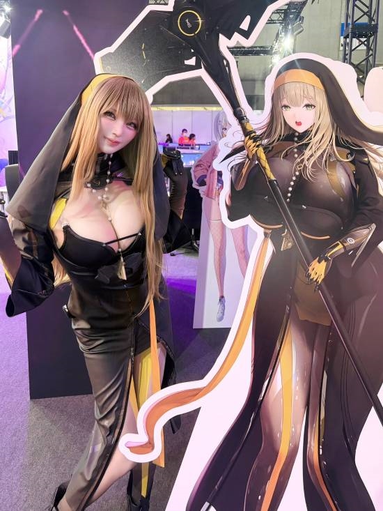 TGS偶遇超美机械修女！Coser现场一起合影超幸运