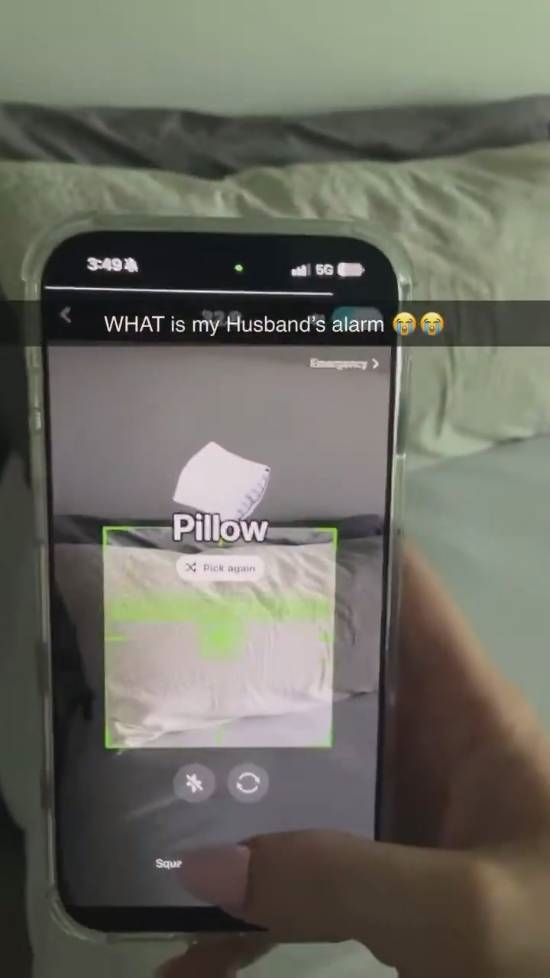 用户进行拍照任务以关闭闹钟