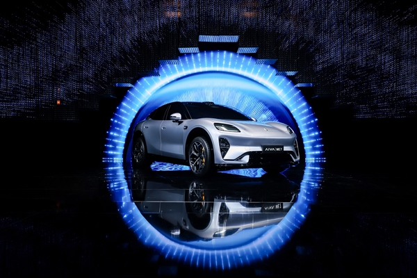 赛力斯代工生产 赛豆科技首款量产车AIVA ME7全球首秀