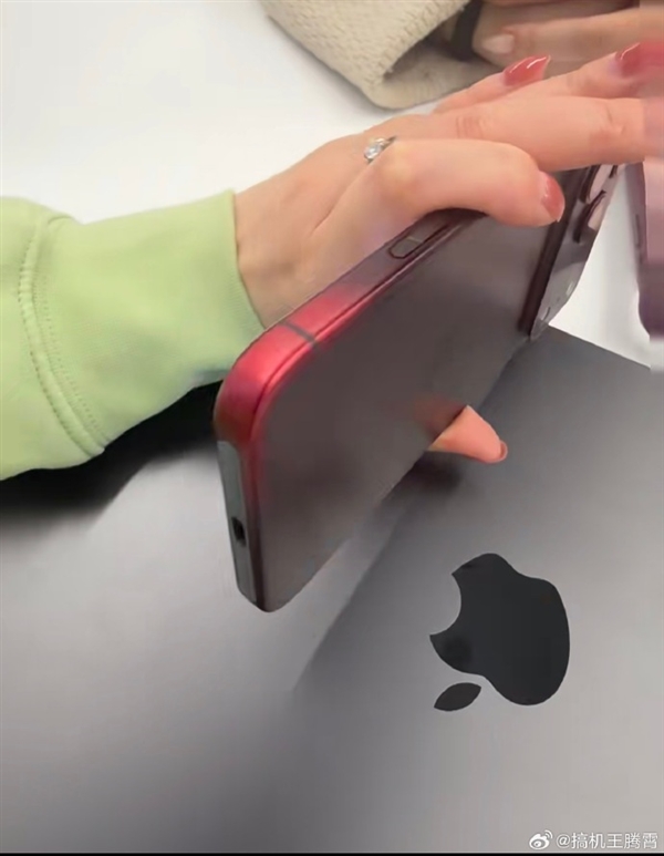 用户买苹果iPhone18 Pro红色吐槽：开始氧化褪色 真机惨不忍睹