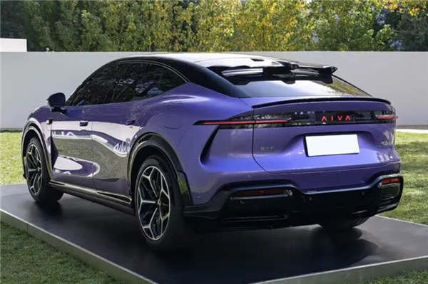 小米YU7最强对手！赛力斯AIVA ME7实车亮相：近5米级轿跑SUV