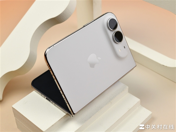iPhone Duo上手体验:质感惊艳但屏下摄像头很尴尬