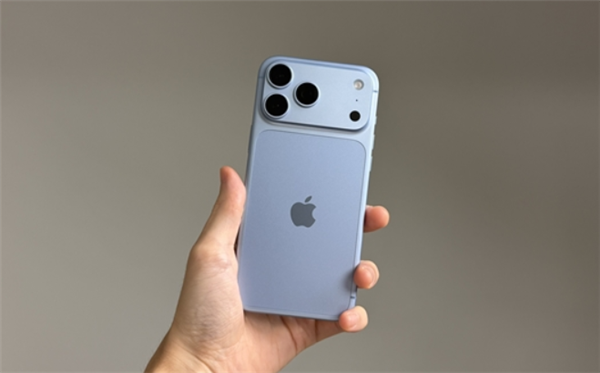 iPhone 18 Pro卖不动了！门店回应：销量正常 近期也无降价的可能