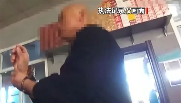错过高速出口 司机夜间开远光灯在超车道逆行10多公里！警方：刑拘