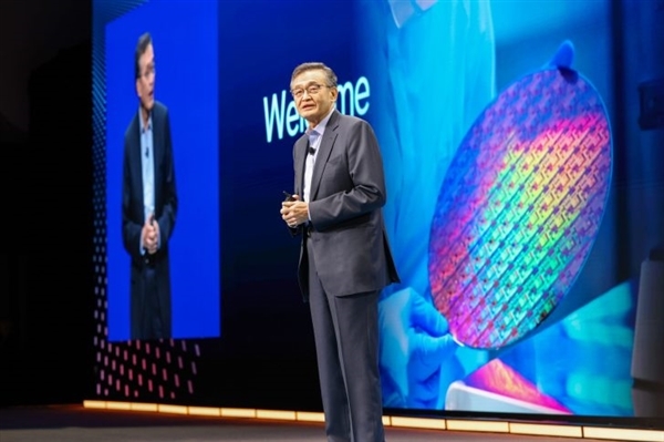 上任来股价暴涨4倍 陈立武：Intel重组已完成80%！