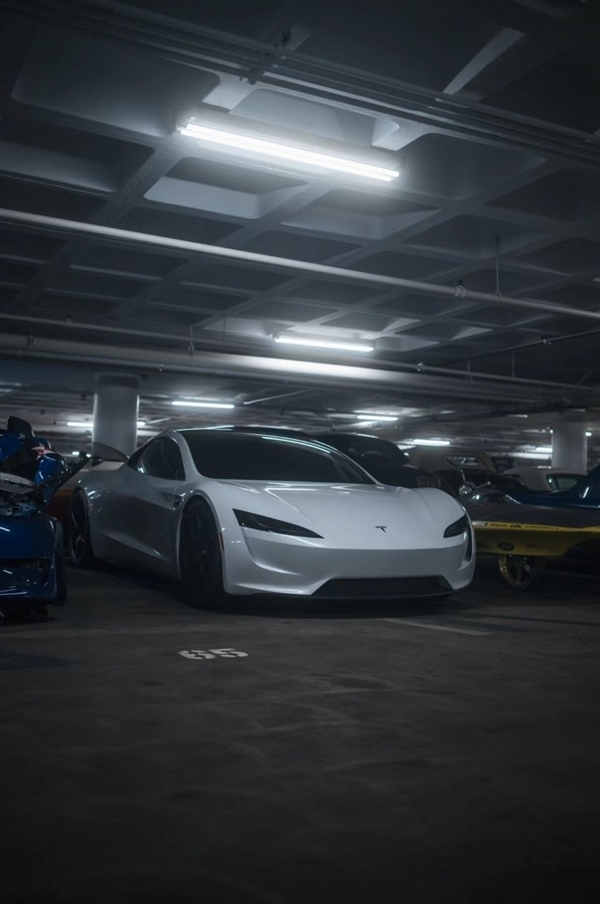 Rivian R1S Undergoes Testing with New Features