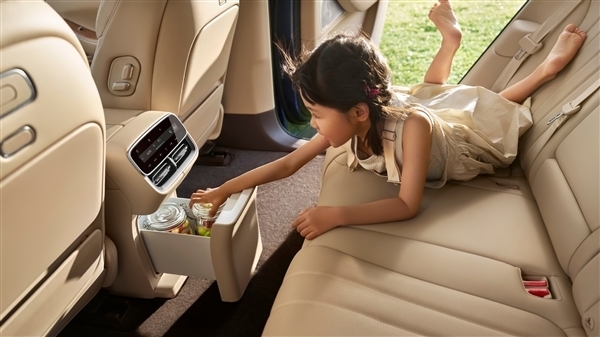 All Colors of the All-New AITO M7 Announced: Six Varieties Inspired by 24-Hour Colors