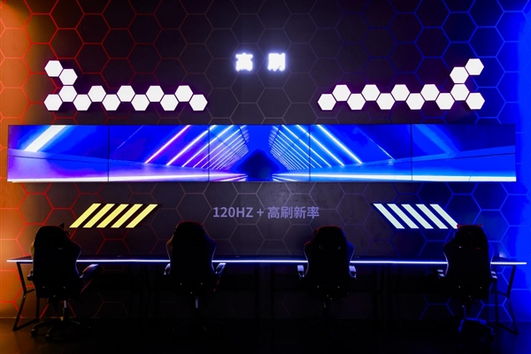 CCTV's Sa Beining Visits Factory to Deeply Interpret Tiangong Screen: Tianma Paves a New Path for OLED with Tiangong Screen!