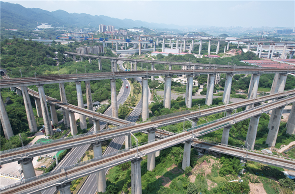 Chongqing Railway Bridges Present a Fifth Layer! Truly an 8D Magic City