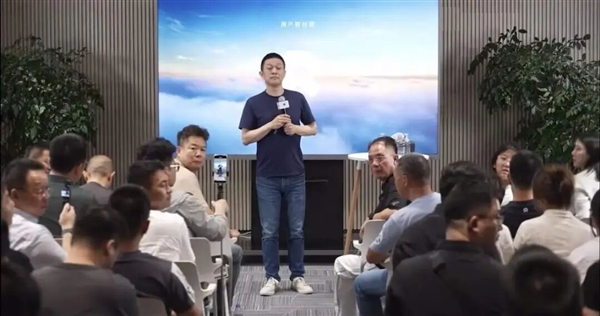 August Sales Surge: Li Bin Accepts Criticism