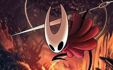 “Silk” Song! American Cosplayer's Hornet Full Body Silk Wrap