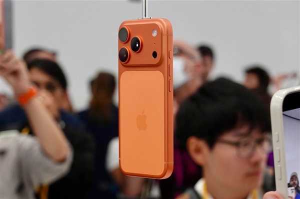 Why Apple Doesn't Follow the Trend of Domestic Chinese Phones for Larger Batteries and Faster Charging: Understand Instantly