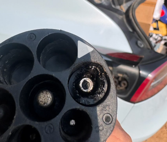 Tesla charging port can be opened with a simple signal! Are Tesla owners afraid?