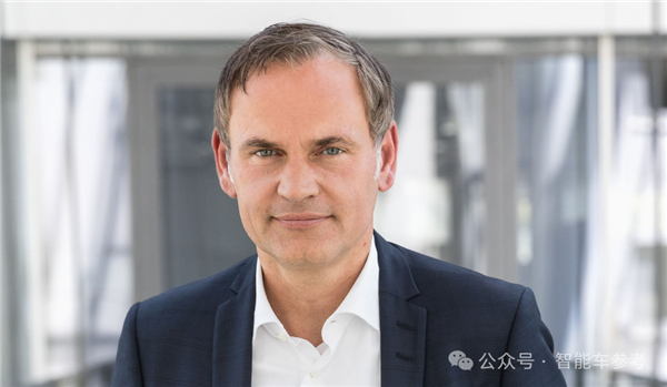 Porsche Operating Profit Plummets 99% as High-Selling Petrol Macan Faces Discontinuation