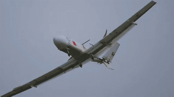 Chinese University Students Handcrafting Bombers: Americans Who Love Douyin Are Panicking