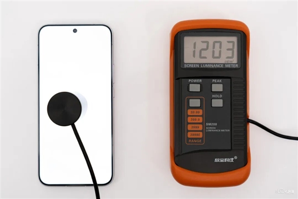 Mobile gaming can truly achieve ray tracing; iQOO 15's claim seems to be more than just hype